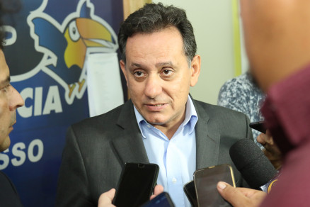 Nilson Leit�o afirmou que n�o acredita que Taques v� deixar o PSDB