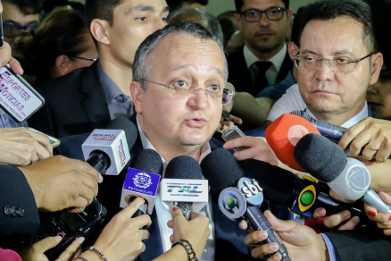 O governador Pedro Taques diz que 