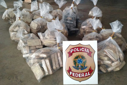 A droga apreendida pela PF na tarde desta segunda-feira