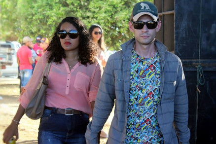 O policial Moshe Dayan Simo Kaveski e Deise Ribeiro de Oliveira 