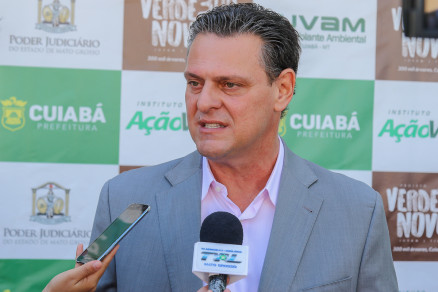 O vice-governador Carlos Fvaro, que presidiu a Sema