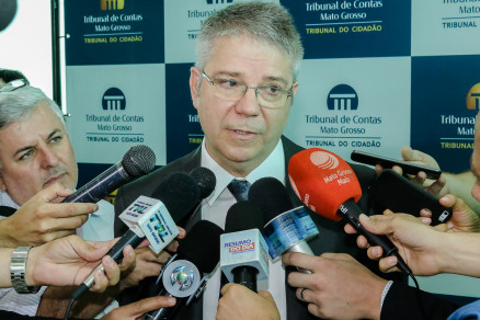 O conselheiro Luiz Henrique Lima, que aplicou multa em janeiro deste ano