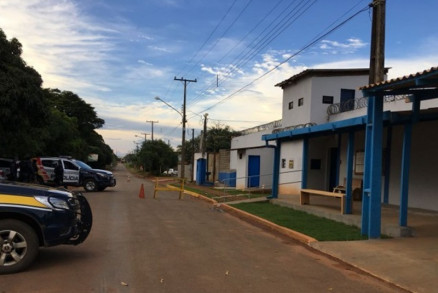Agentes penitencirios receberam apoio da Polcia Militar na ao