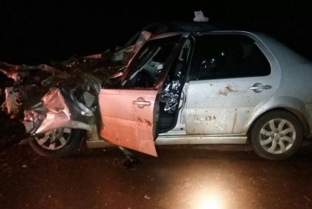 Motorista de carro com placas de Ilha Solteira (SP) ficou preso �s ferragens e morreu