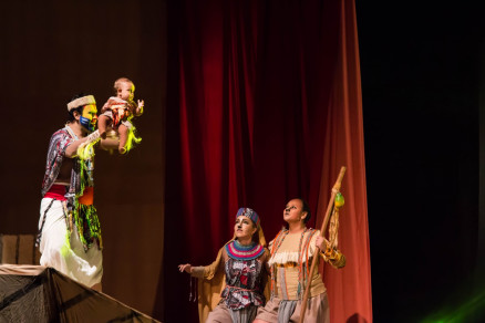 No palco, 20 atores prometem mexer com o imaginrio do pblico