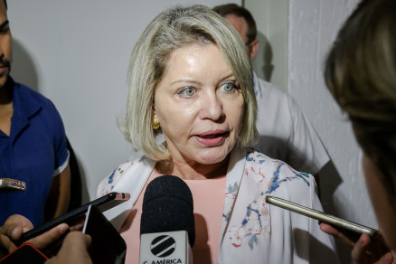 Selma Arruda diz que ainda n�o efetivou candidatura e que escolta � para sua seguran�a pessoal