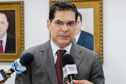 O presidente do TCE, Domingos Neto, que entregou lista ao TRE