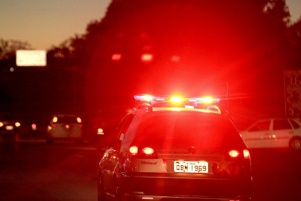 Polcia abordou motorista por ele dirigir embriagado
