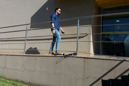 O colunista social Hebert Mattos e a promotora de eventos Ana Mrcia Bumlai (no detalhe)