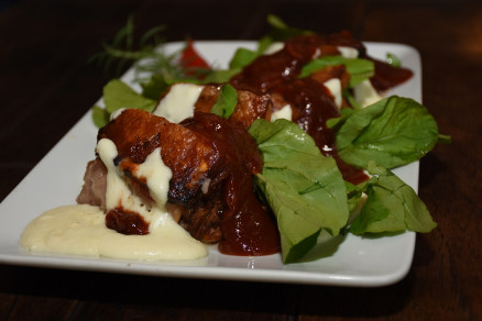 Panceta frita com molho de goiaba picante do restaurante Talavera