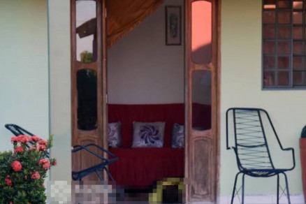 Mulher foi morta com tiros na cabe�a; o suspeito do crime ainda n�o foi encontrado