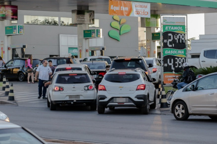 Alguns postos de combustveis j esto recebendo caminhes com os produtos