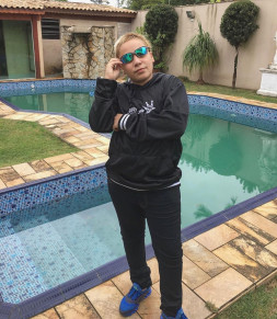 O funkeiro MC Pikachu na produtora GR6, em So Paulo 