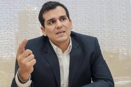 O secretrio de Governo Domingos Svio: defesa de Pedro Taques