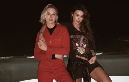 Nas imagens que postaram em ambas as redes sociais, elas escreveram na legenda. 