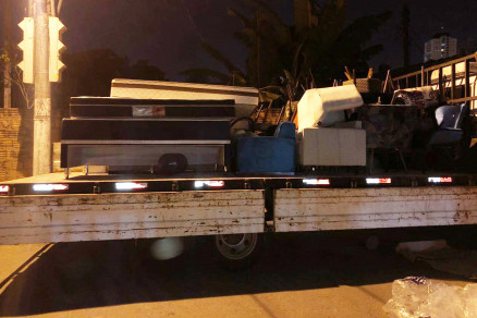 O trabalho resultou na recupera��o de diversos produtos subtra�dos do com�rcio, como moveis e eletrodom�sticos