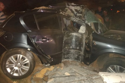 Adolescente estava no Vectra Hatch, que bateu no poste aps ser atingido pelo Corolla