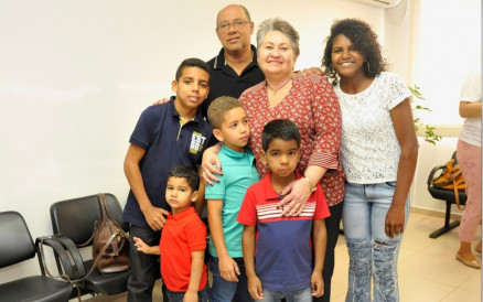 Veranlida de Oliveira Guimares, Adalberto Franco Guimares, Maria Vitria, de 14 anos, Pedro Henrique, 12, Miguel, 8, Gabriel, 6, e Vitor 4 Cidade Ocidental Gois