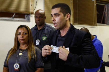 O mdico Denis Furtado, que foi preso pela acusao de participao na morte da bancria Lilian Calixto