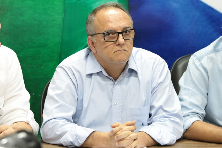 O prefeito de Rondonpolis, Jos Carlos do Ptio: papel sem licitao