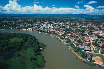 Vista rea de Cceres, cidade na regio Oeste de Mato Grosso