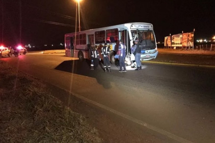 Acidente aconteceu na noite em um cruzamento na noite dessa quarta-feira (15)