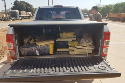 Droga foi encontrada na carroceria de uma Ranger, na BR-364
