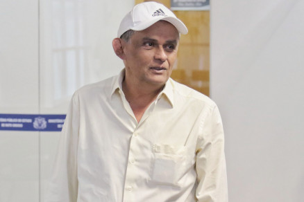 O secretrio de Estado de Sade, Luiz Soares, que presta depoimento no MPE