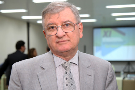 O juiz Onivaldo Budny, da 1 Vara da Fazenda Pblica de Cuiab, autor da deciso