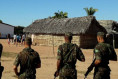 Exrcito  recebido a flechadas em aldeia de Mato Grosso