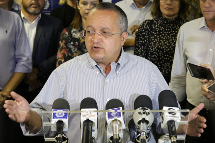 O governador Pedro Taques, que deve deixar R$ 1,7 bilh�o em restos a pagar