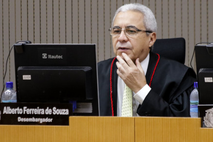 O desembargador Alberto Ferreira de Souza, relator do processo