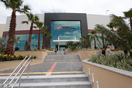 A fachada do Shopping Estao, o maior de Cuiab