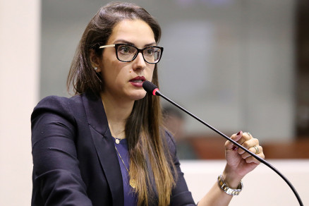 A deputada Janaina Riva fala sobre Mesa Diretora da Assembleia