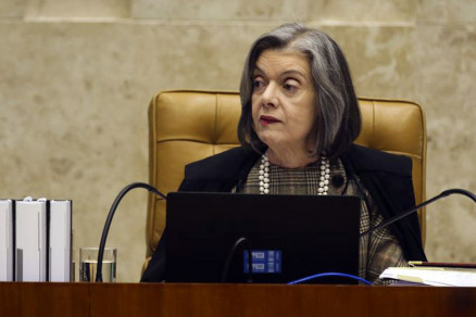 A ministra Carmen Lcia, nica mulher na Corte