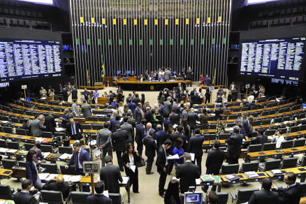  Centro quer votar oramento impositivo antes da Previdncia na CCJ 
