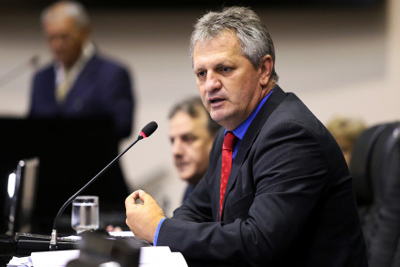 O deputado Dilmar Dal Bosco, que preside a CCJ