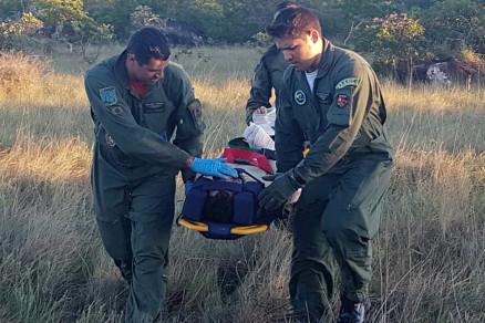 Uma equipe da FAB fez o resgate dos dois na Serra do Mangaval, em Cceres