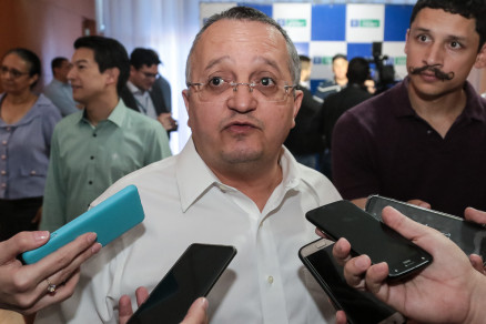 O governador Pedro Taques: orgulho de mandato