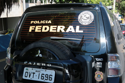 Ainda foram expedidos 4 mandados de priso preventiva e 4 de busca e apreenso