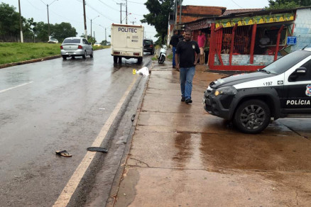 Idosa estava no meio-fio da na Avenida 31 de Mar�o quando foi atropelada