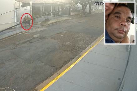 Empresrio chegou a ser amparado pela mulher (no crculo) e levado para dentro de casa
