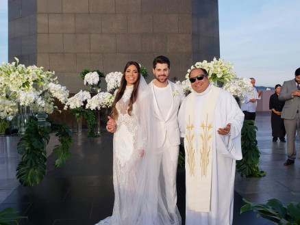 Romana, Alok e Padre Omar, reitor do Santurio do Cristo Redentor