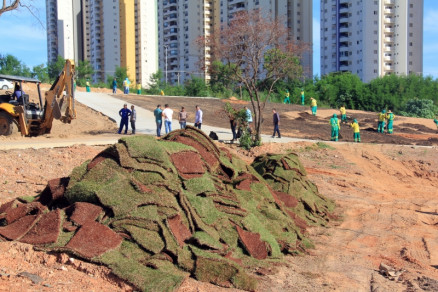 Parque da Famlia est localizado aos fundo do Shopping pantanal