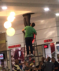  Ladro foi encontrado preso em tubulao de ar condicionado de shopping, em So Vicente (SP)