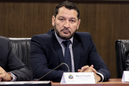 O secretrio defendeu que o projeto permitir que os servidores da sade mato-grossense possam aumentar a remunerao mensal, pois podero fazer mais plantes
