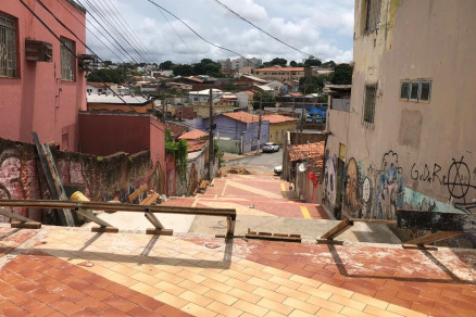 Escadaria do Beco Alto: arquiteto criticou piso instalado no local