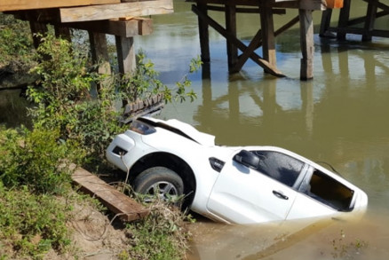 A caminhonete em que estava o empres�rio Fernando Marques da Silva 