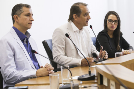 Deputados Faissal Calil (PV), Wilson Santos (PSDB) e Janaina Riva (MDB) que compe a CPI