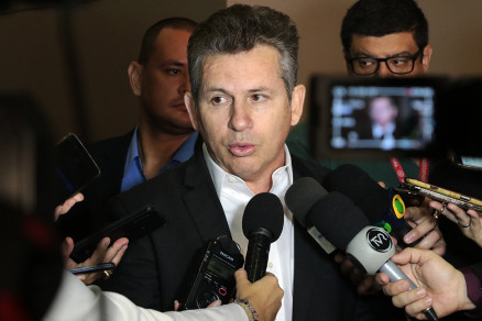 O governador Mauro Mendes (DEM), que vetou projeto de lei